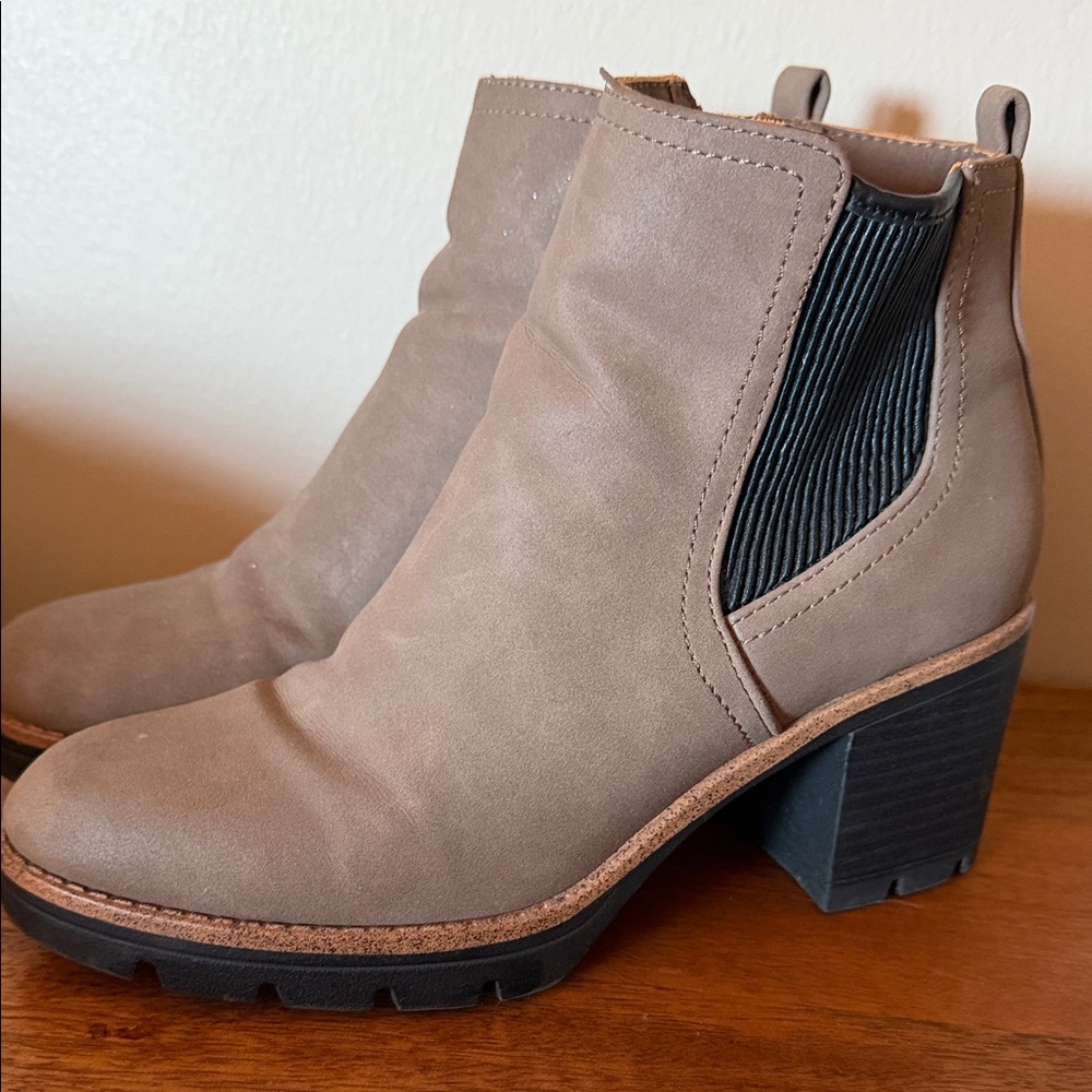 Naturalizer Taupe Ankle Booties